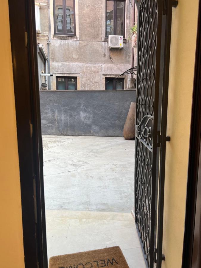San Michele Suite - Intero Appartamento In Pieno Centro 卡塔尼亚 外观 照片
